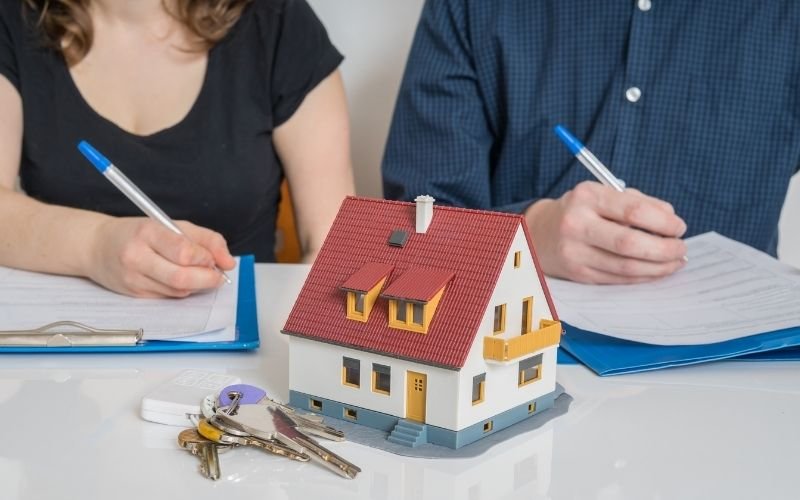 Couples decide how to distribute assets and debts
